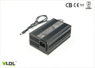 Pengisi Baterai Portable 12 Volt 6 Amps Universal 110 - 240 Vac Input Dengan Aluminium Housing